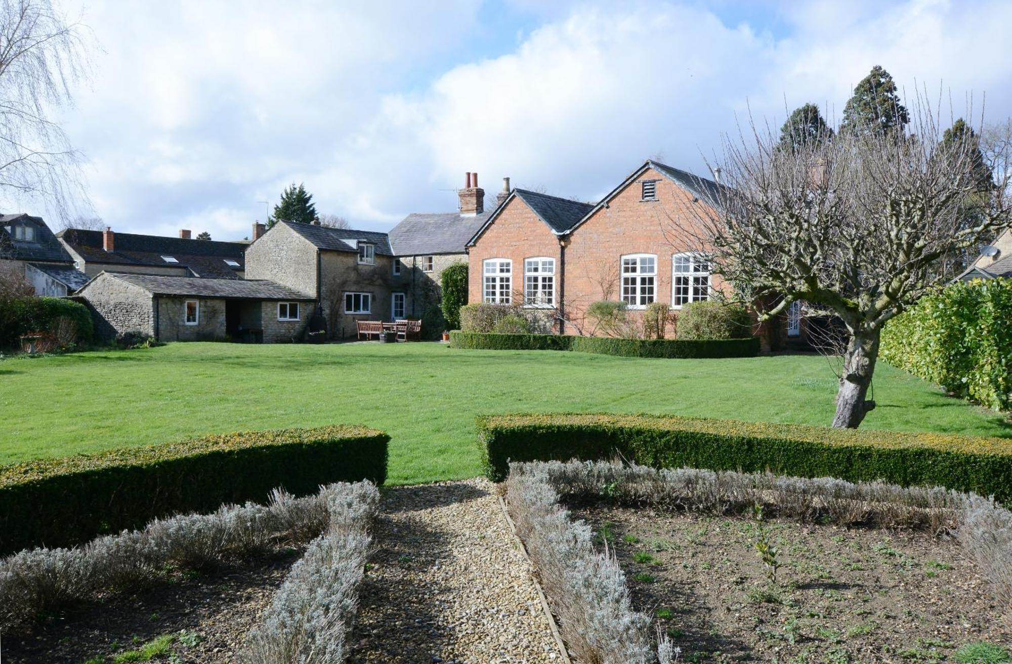 The Old School Bed and Breakfast Bicester Buitenkant foto